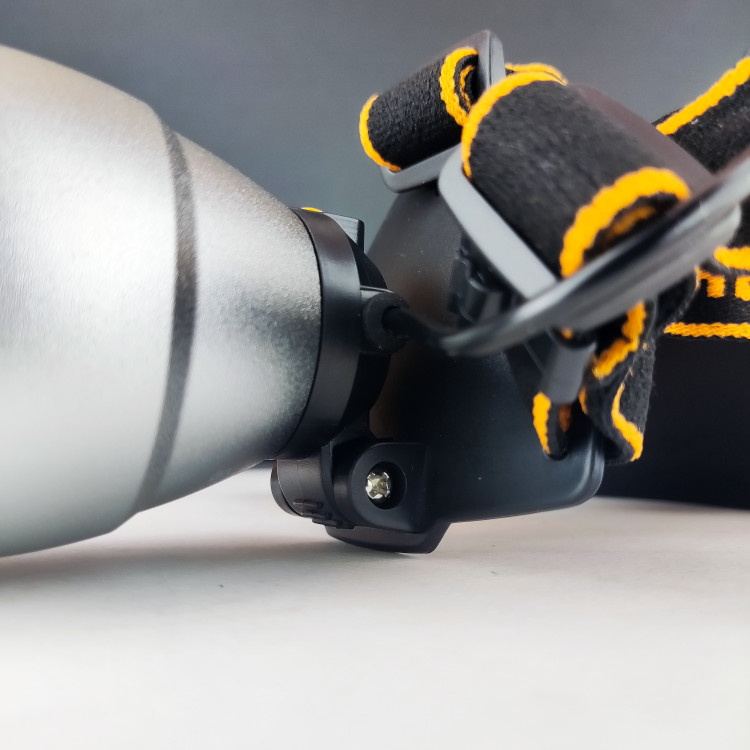 چراغ پیشانی - کوهنوردی - تک ال ای دی - 10 وات - قابل شارژ 4400 میلی آمپر *440011*